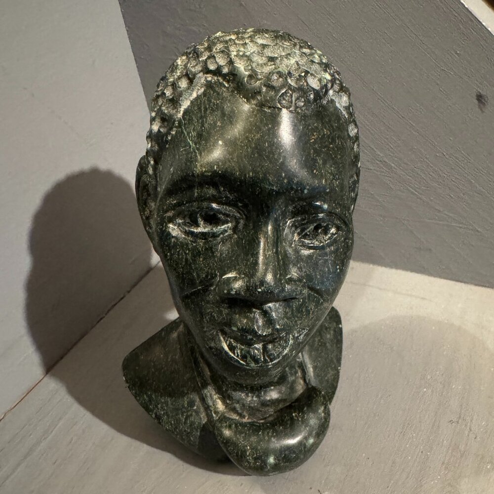 Sculpture Green Stone African Zimbabwe Male Bust Wearing Necklace Pendant